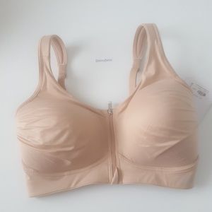 Victoria's SECRET WIRELESS SPORTS BRA NEW